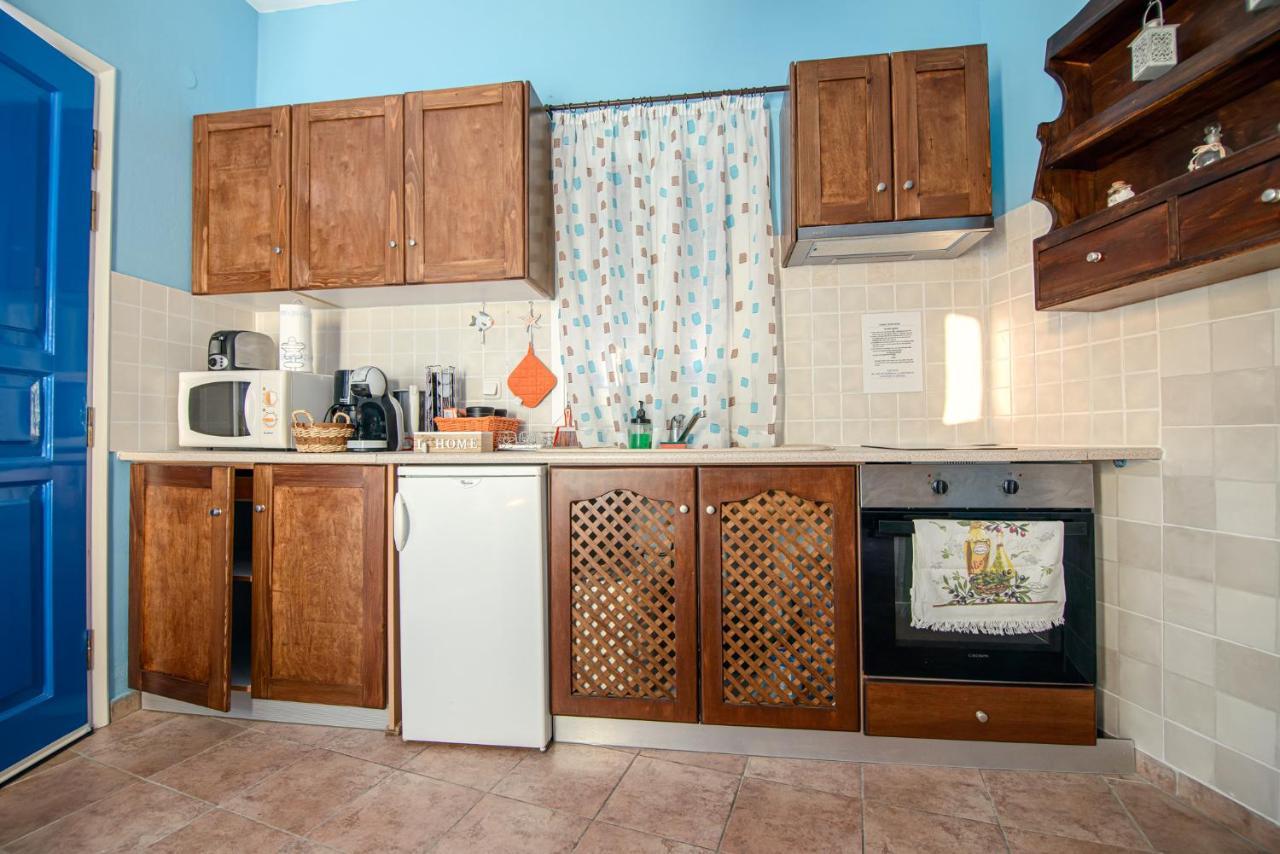 Atlantica Apartments Мегалохори Екстериор снимка
