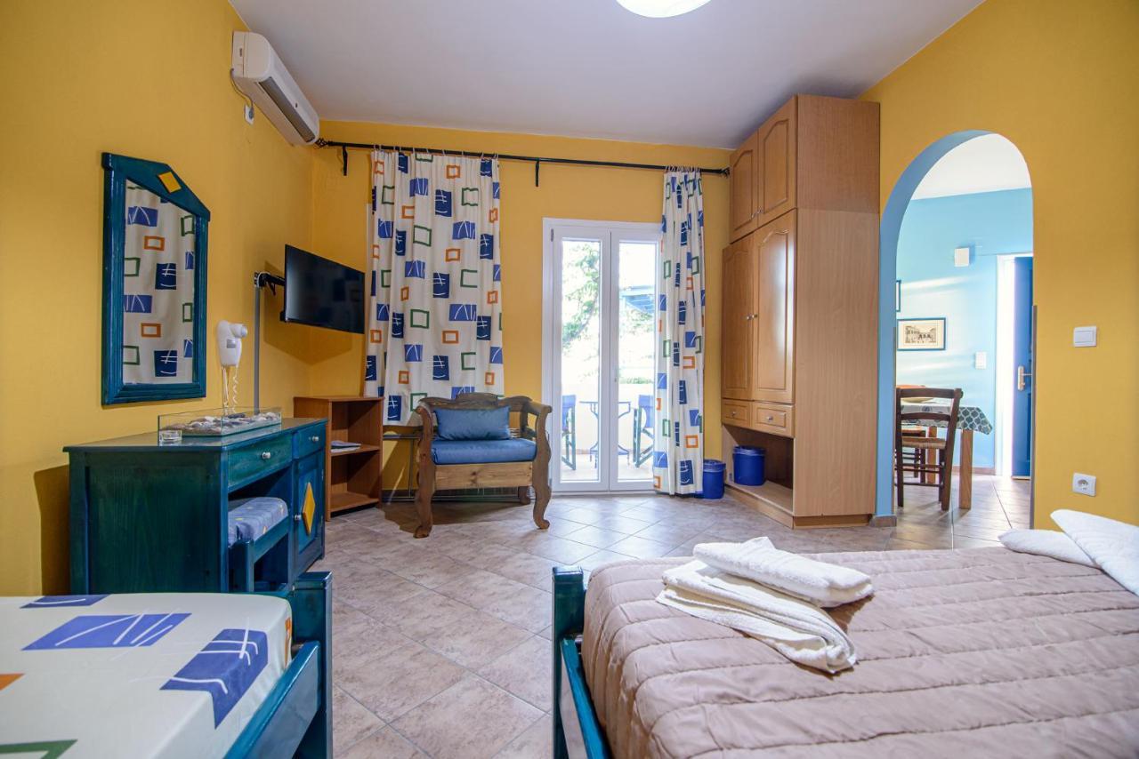 Atlantica Apartments Мегалохори Екстериор снимка