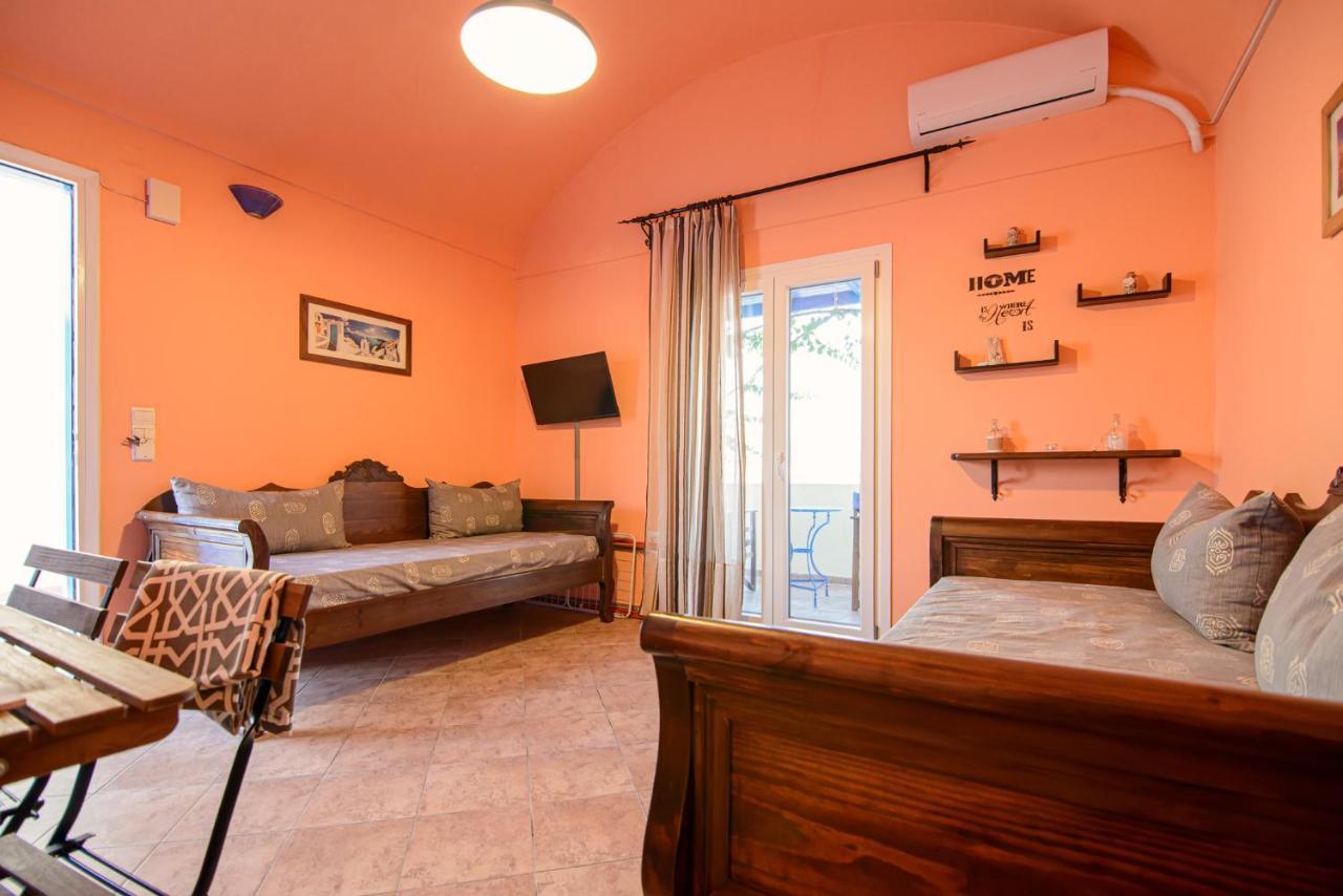 Atlantica Apartments Мегалохори Екстериор снимка