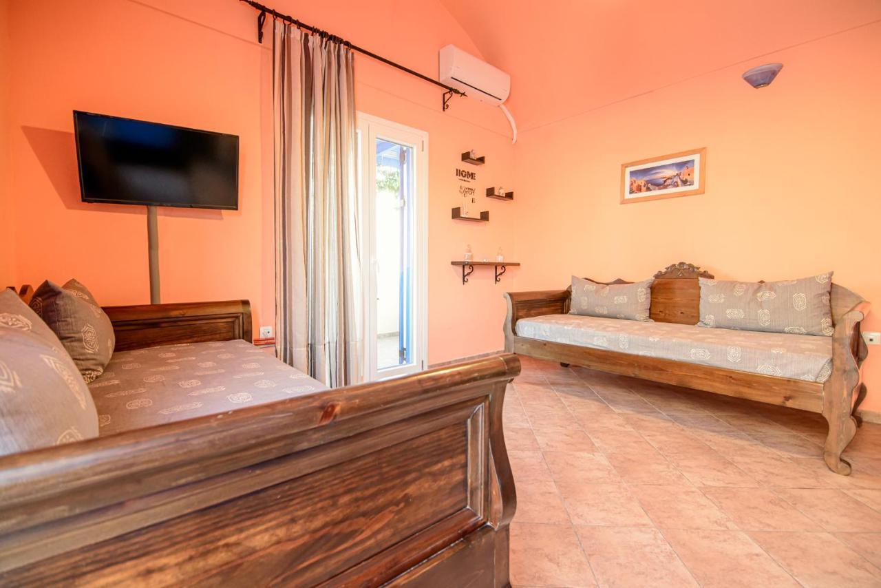 Atlantica Apartments Мегалохори Екстериор снимка